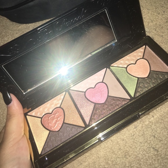 too faced love collection palette - Picture 3 of 4
