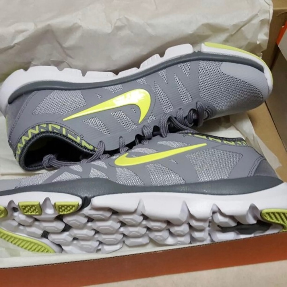 Nike Women's Flex Supreme