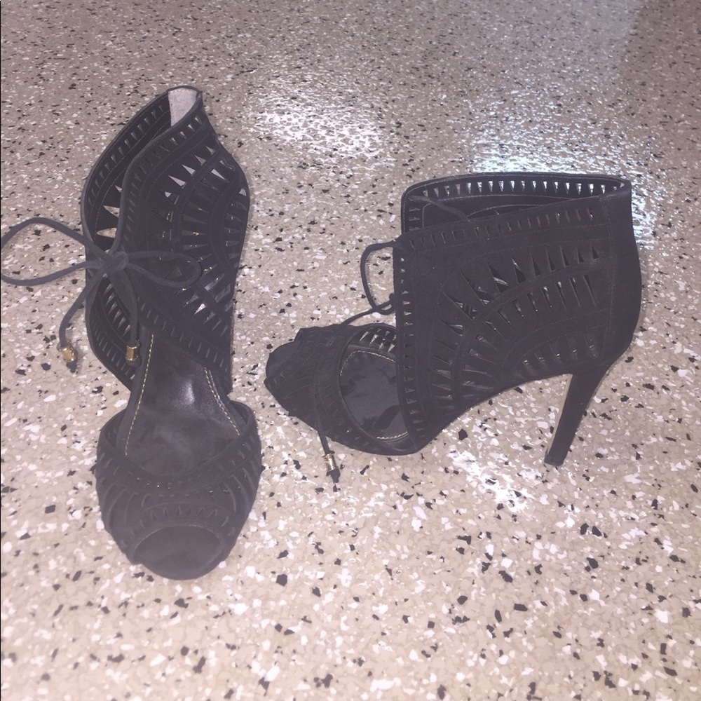 Ivank Trump black heels