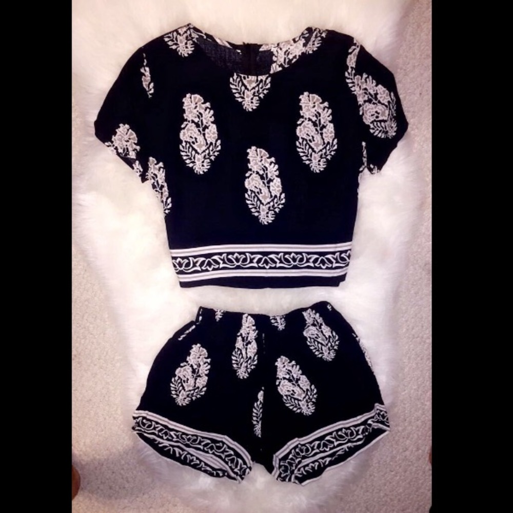 Choies matching crop top & shorts set