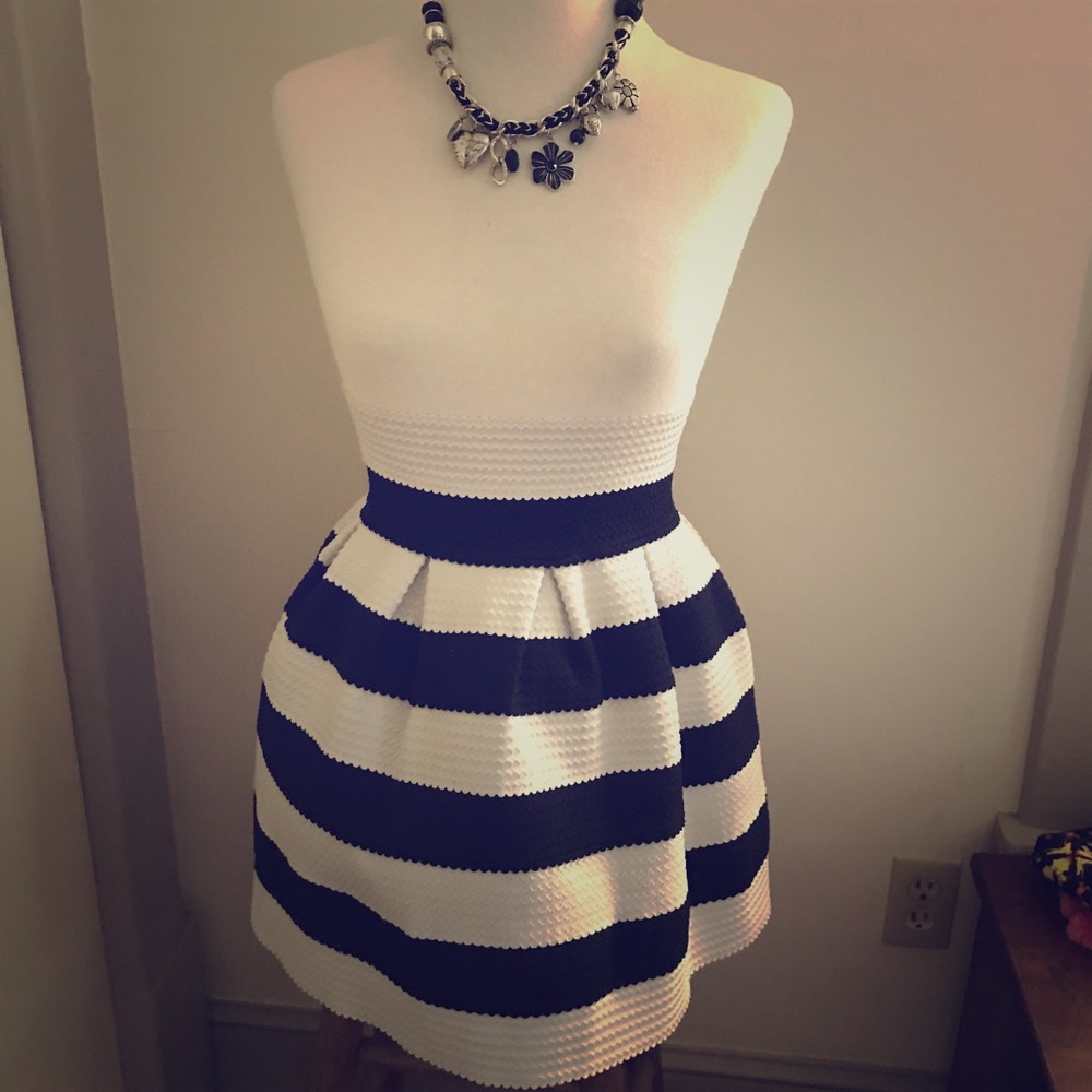 Neslay Black and White Skirt