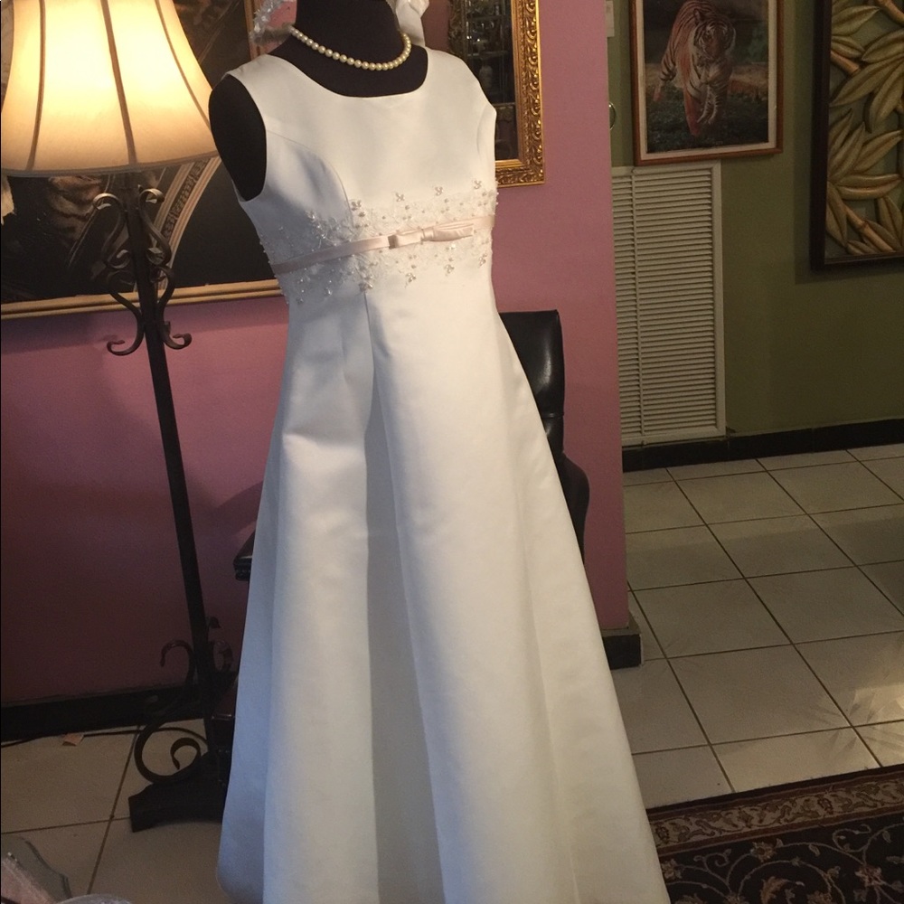 Formal Dress - Picture 2 of 6