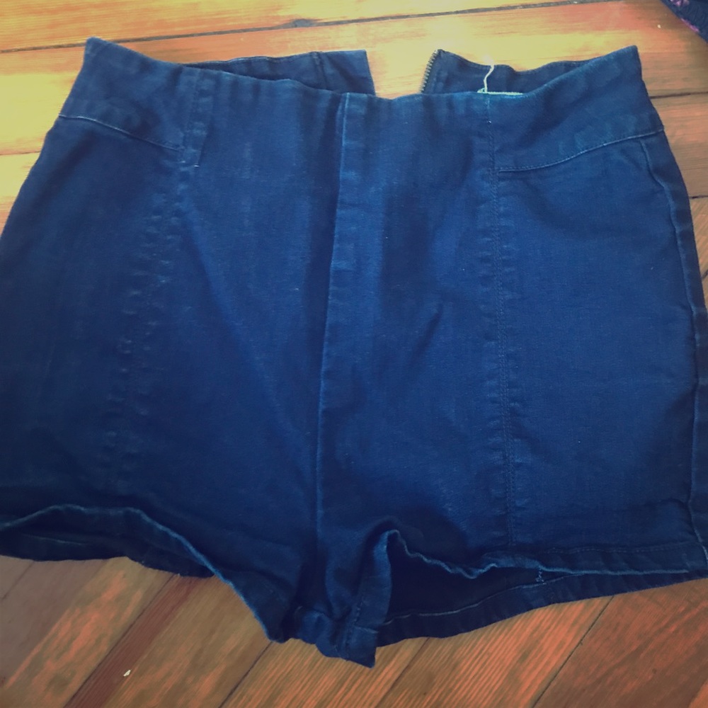 High waisted Urban Outfitters shorts