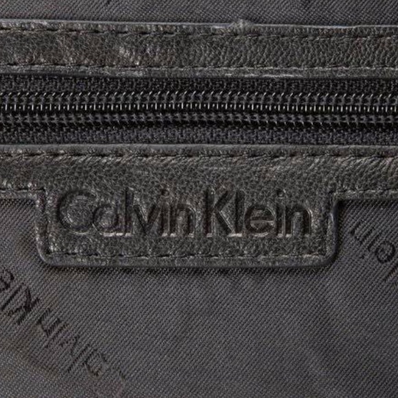 LAMB SKIN Calvin Klein Diamond-Quilted Handbag - Picture 5 of 6
