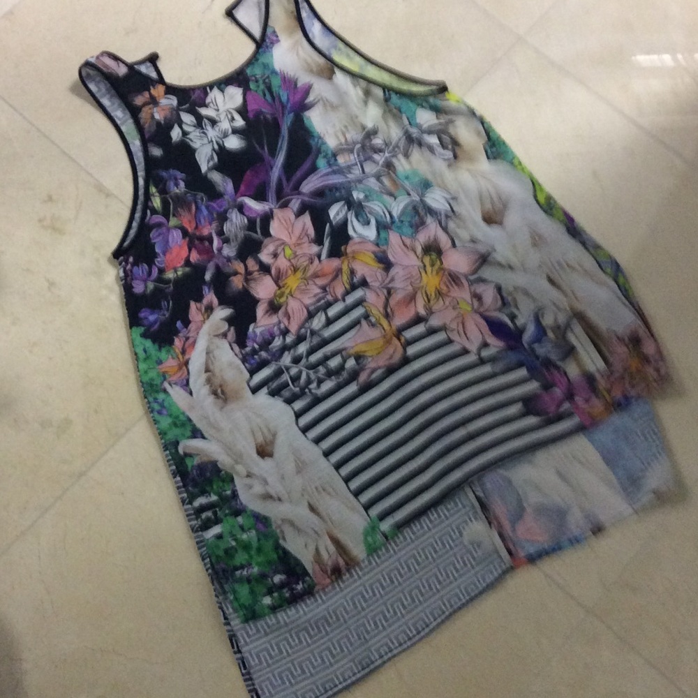 Sleeveless floral top