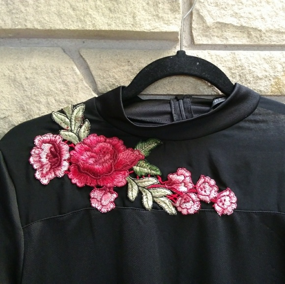 Black mesh top floral embroidered t-shirt top - Picture 5 of 7