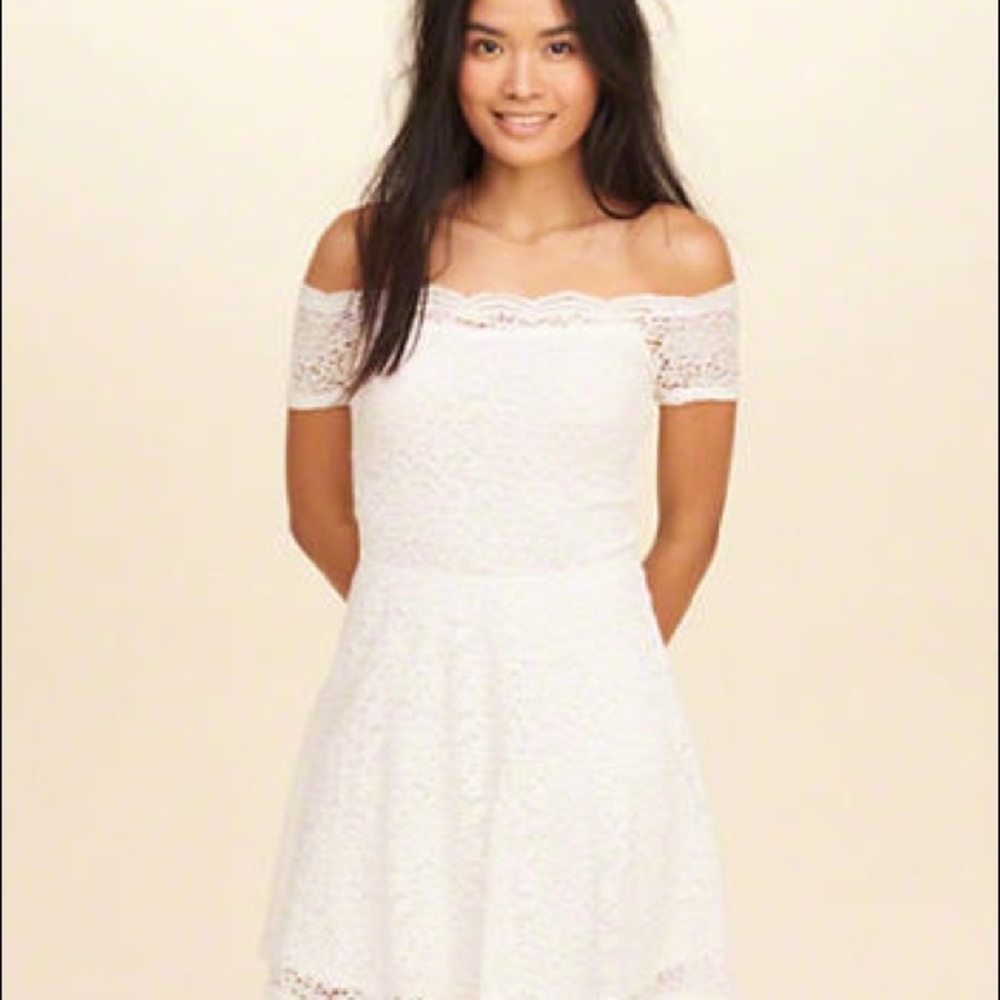 Hollister NWOT Lace Off-White Dress 💍