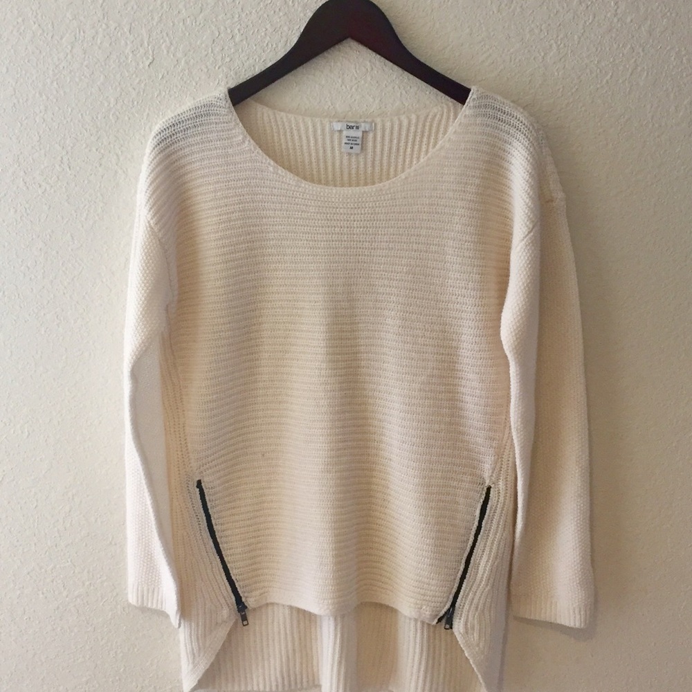 70% OFF NWOT Bar III White Knit Sweater