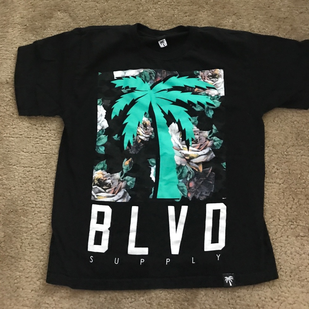 Tillys short sleeve boys shirt