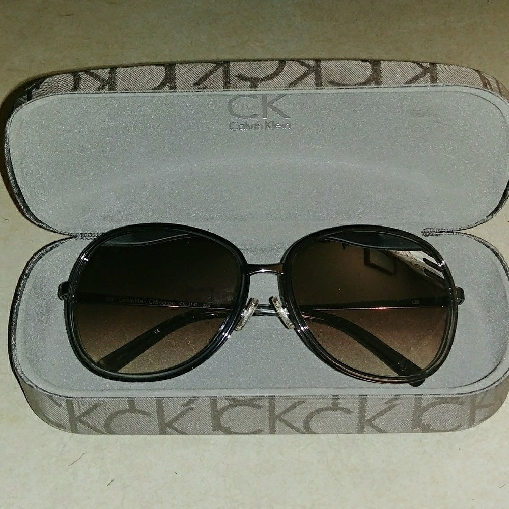 BRAND NEW🎉CALVIN KLEIN AVIATOR SUNGLASSES😎