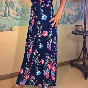 Floral Maxi Dress ( comes in black or navy blue)