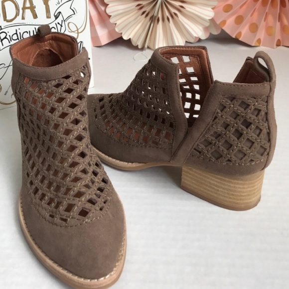 infinity heel boot jeffrey campbell