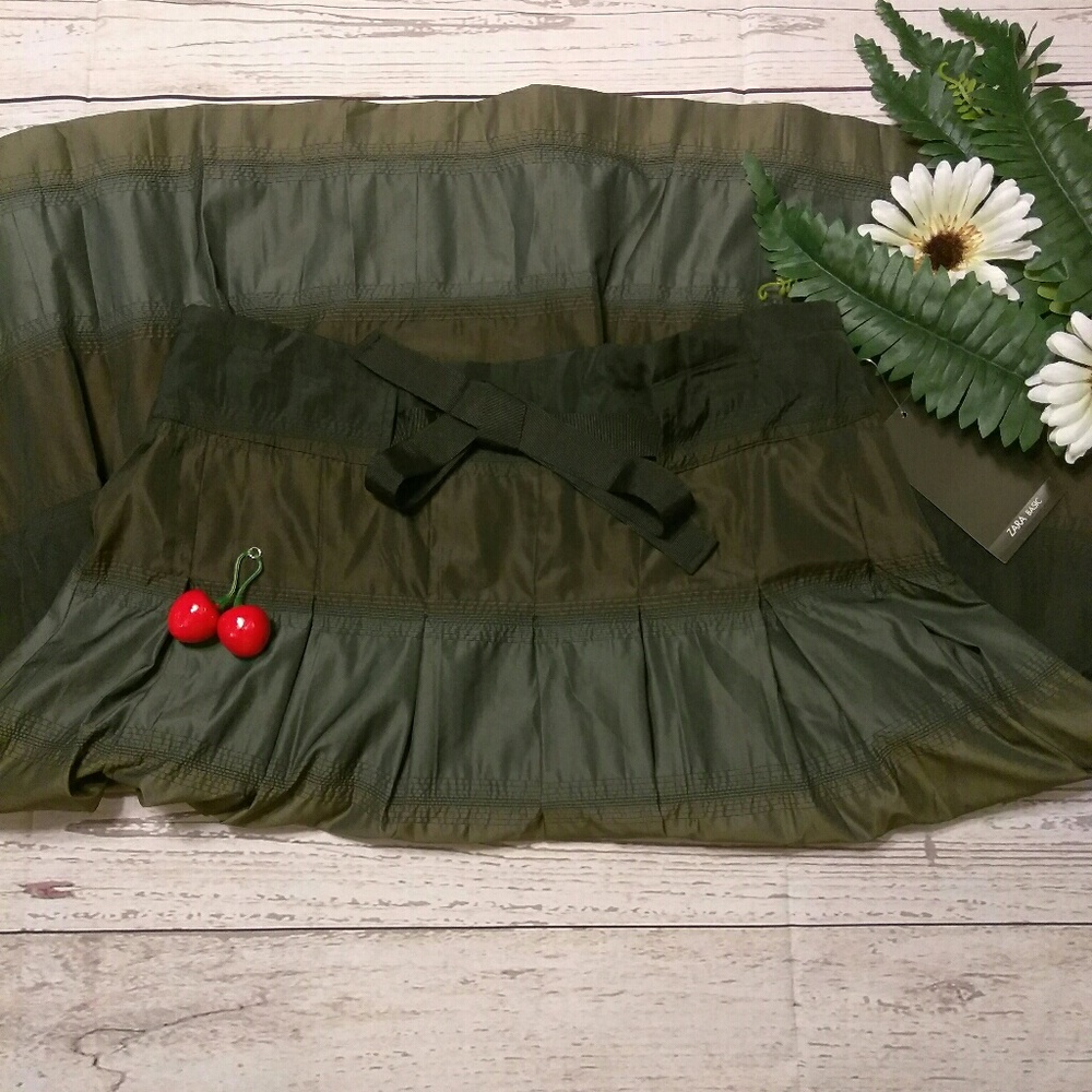 SOLD Zara Metallic  Green Gray skirt sz Medium NWT - Picture 3 of 6