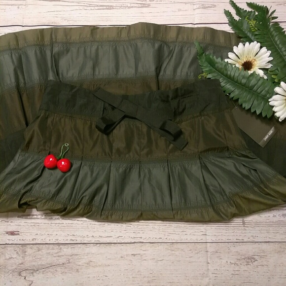 SOLD Zara Metallic Green Gray skirt sz Medium NWT - Picture 3 of 6