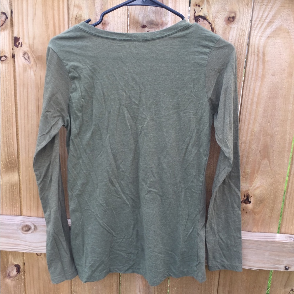 Green LS Top 💕 - Picture 3 of 4