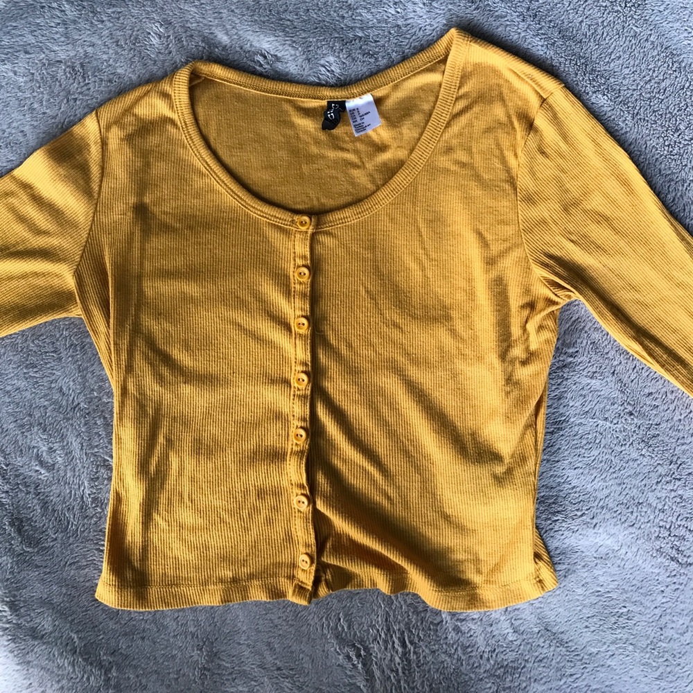 H and m mustard colored sweater