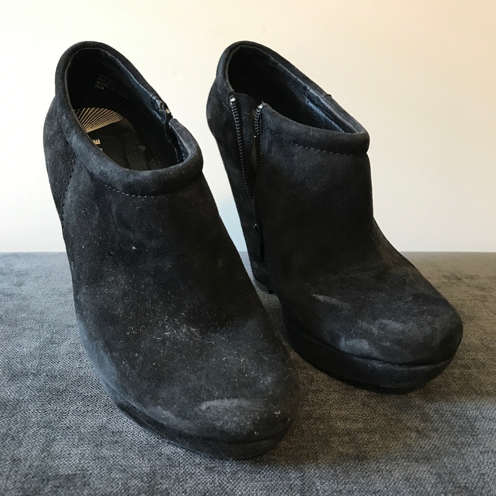 Trouve suede black wedge