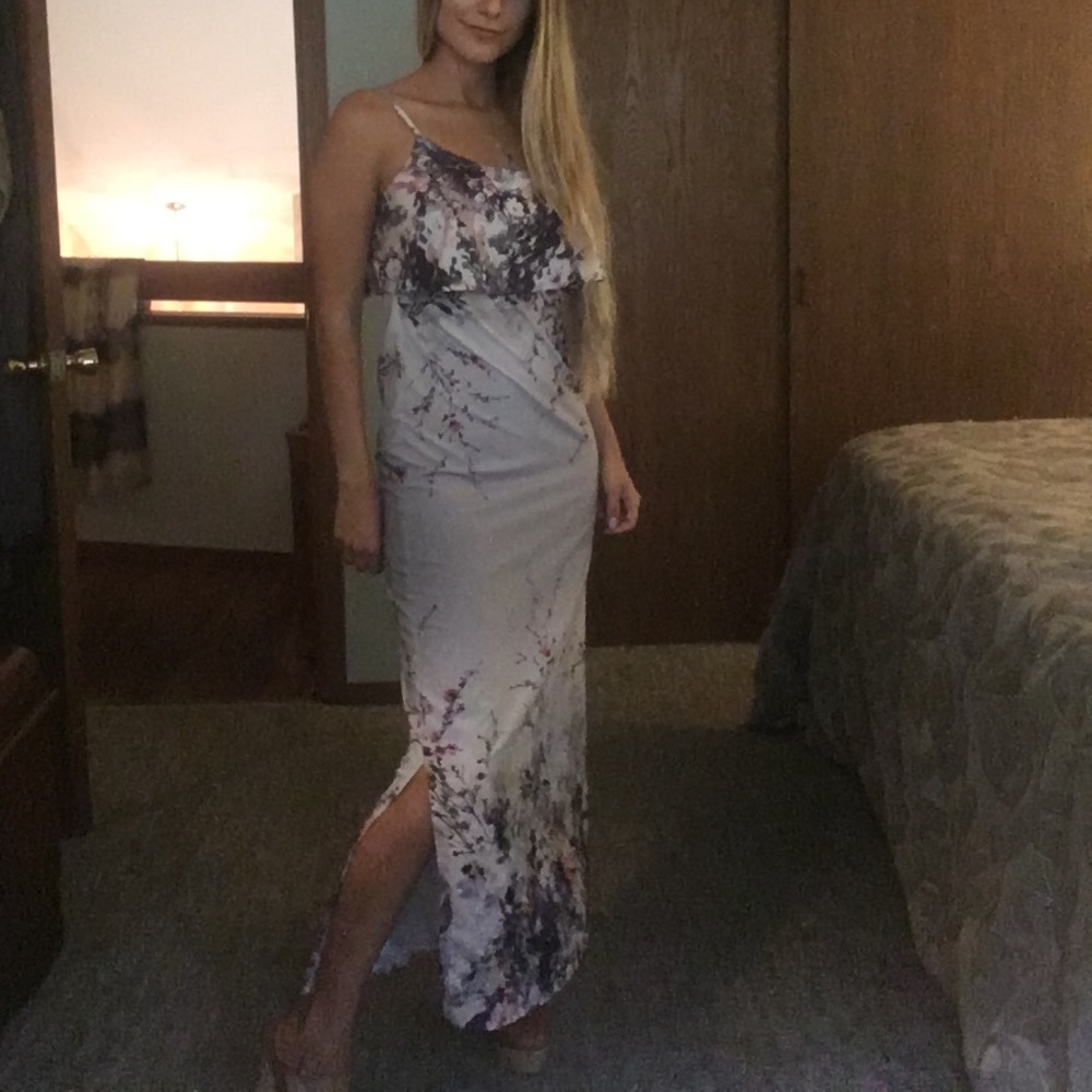 Dress - Picture 2 of 5