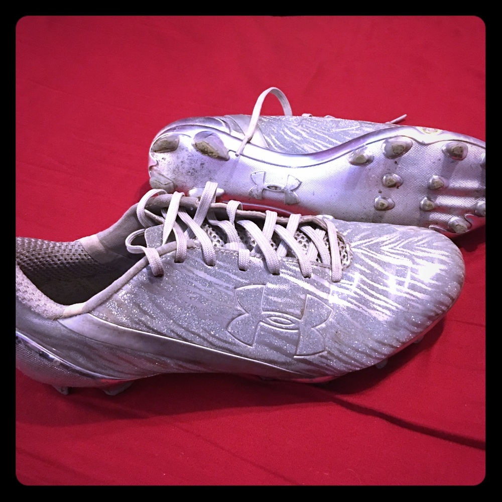 Underarmour football cleats  size men's 8.5