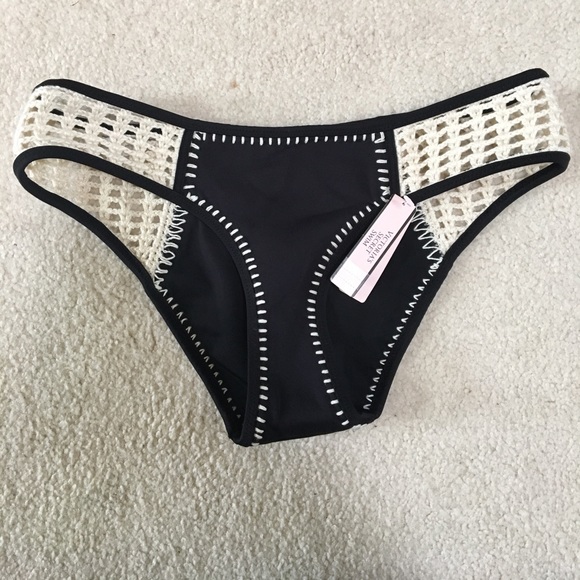 PINK Victoria's Secret Other - Cute black bikini bottoms
