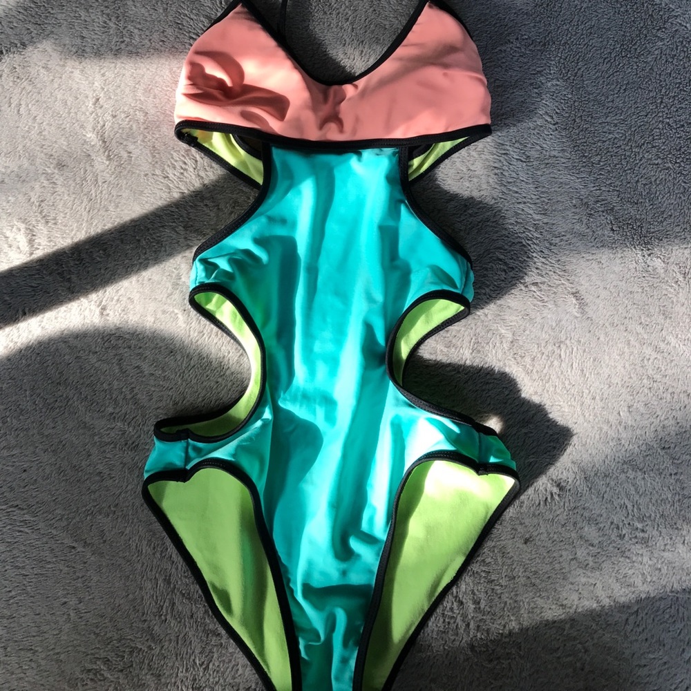 Bathing suit