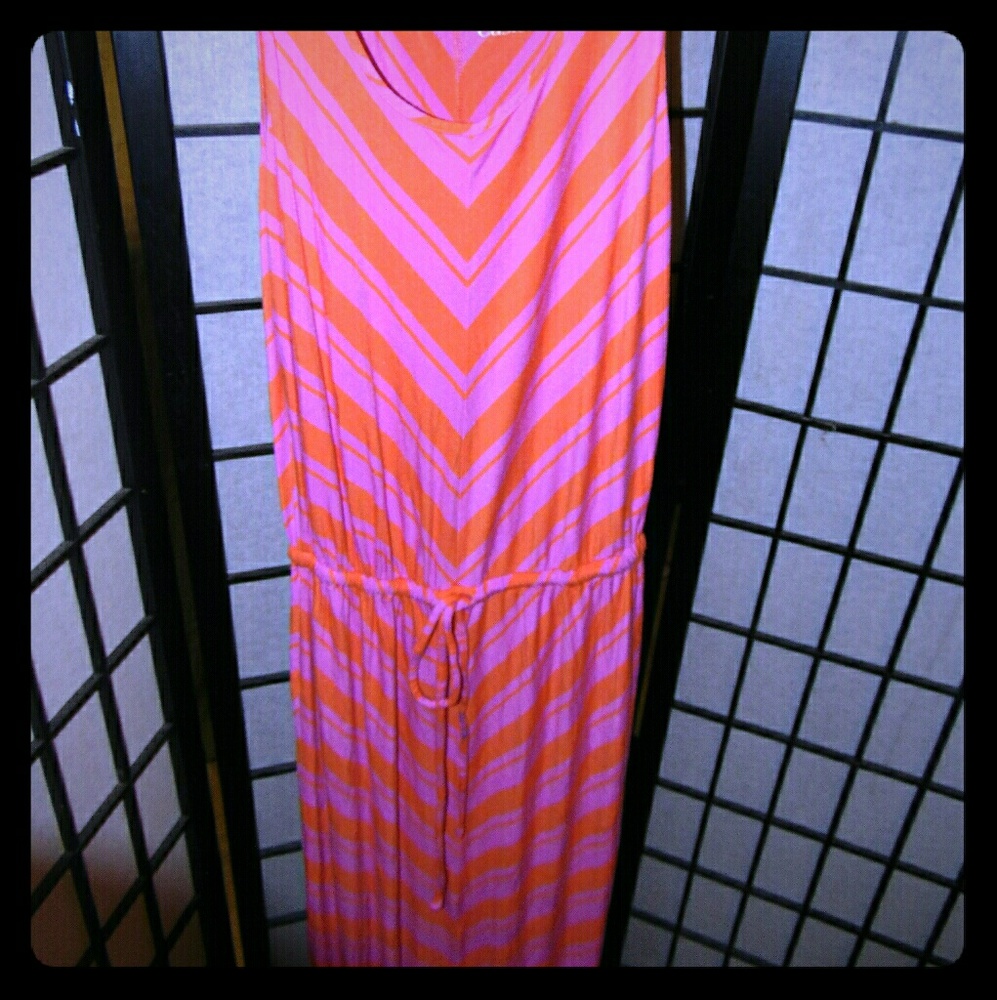 Floor length maxi dress scoop neck