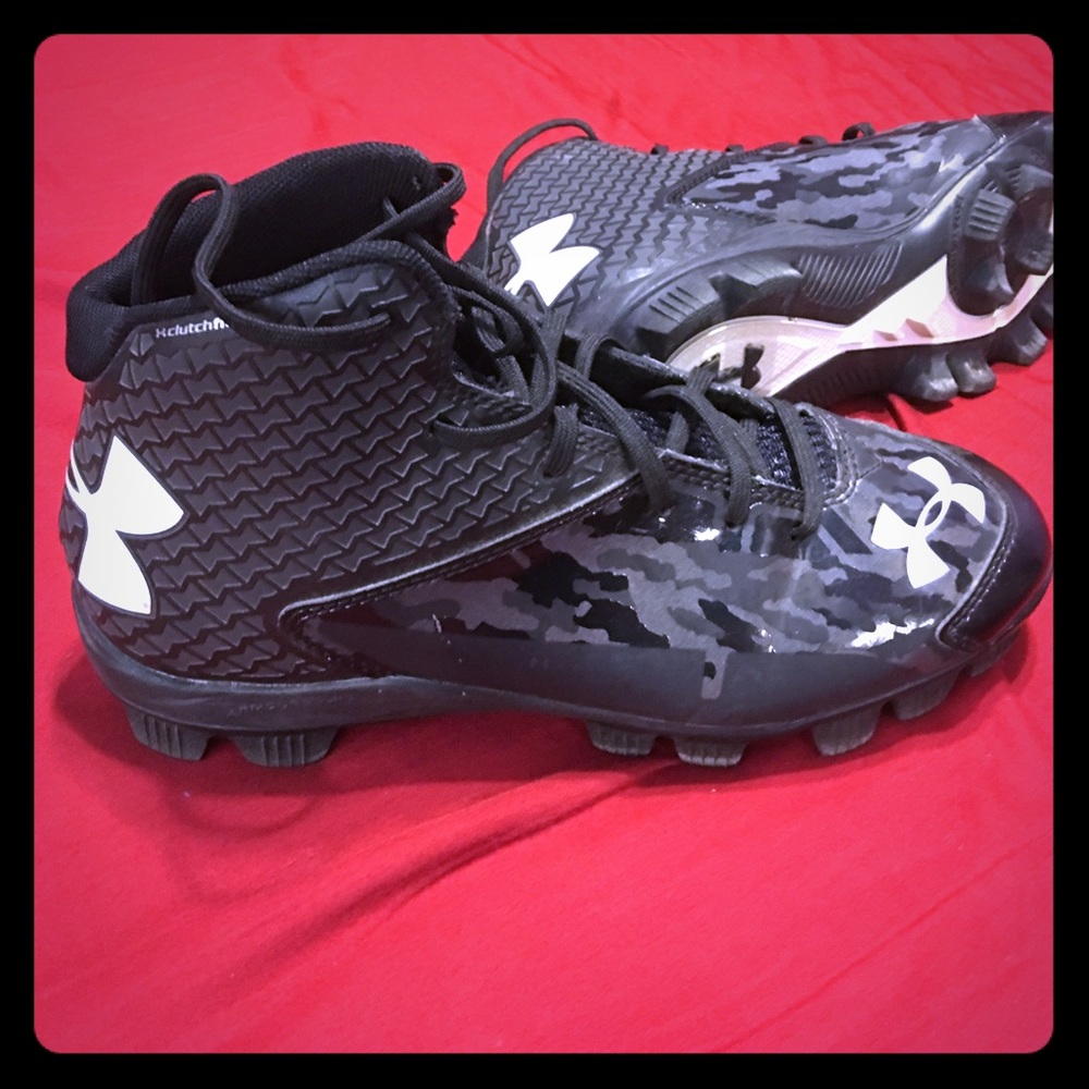 Underarmour youth football Cleats black size 5.5Y