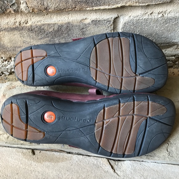 *SOLD* Clarks Mary Jane Shoes - Picture 5 of 6