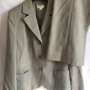 Light gray LOFT suit