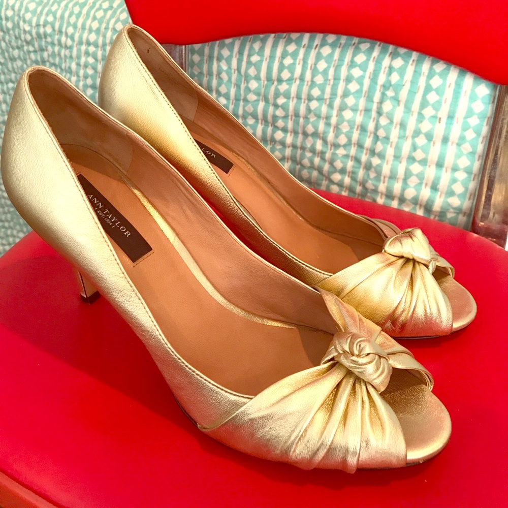 Gold Dorsey Stilettos 8.5 Ann Taylor $40