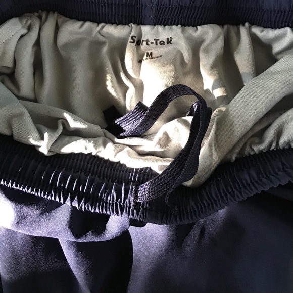 Gym lot - Picture 5 of 6