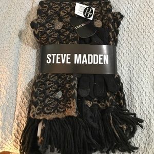 Steve Madden scarf, ear muffs and gloves set