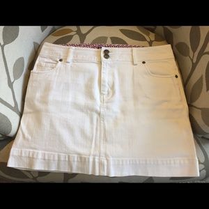 Vineyard Vines white denim skirt