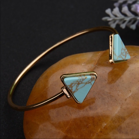 Triangle open bangle bracelet - Picture 3 of 7