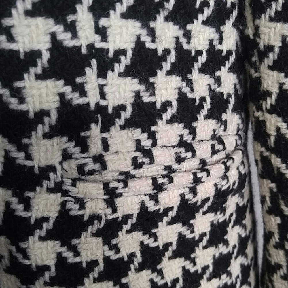 Blazer - Picture 3 of 6