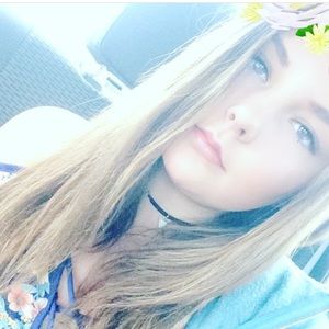 Meet your Posher, Chloe