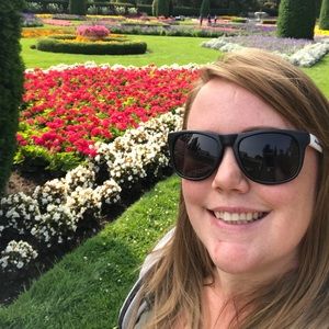 Meet your Posher, Danielle