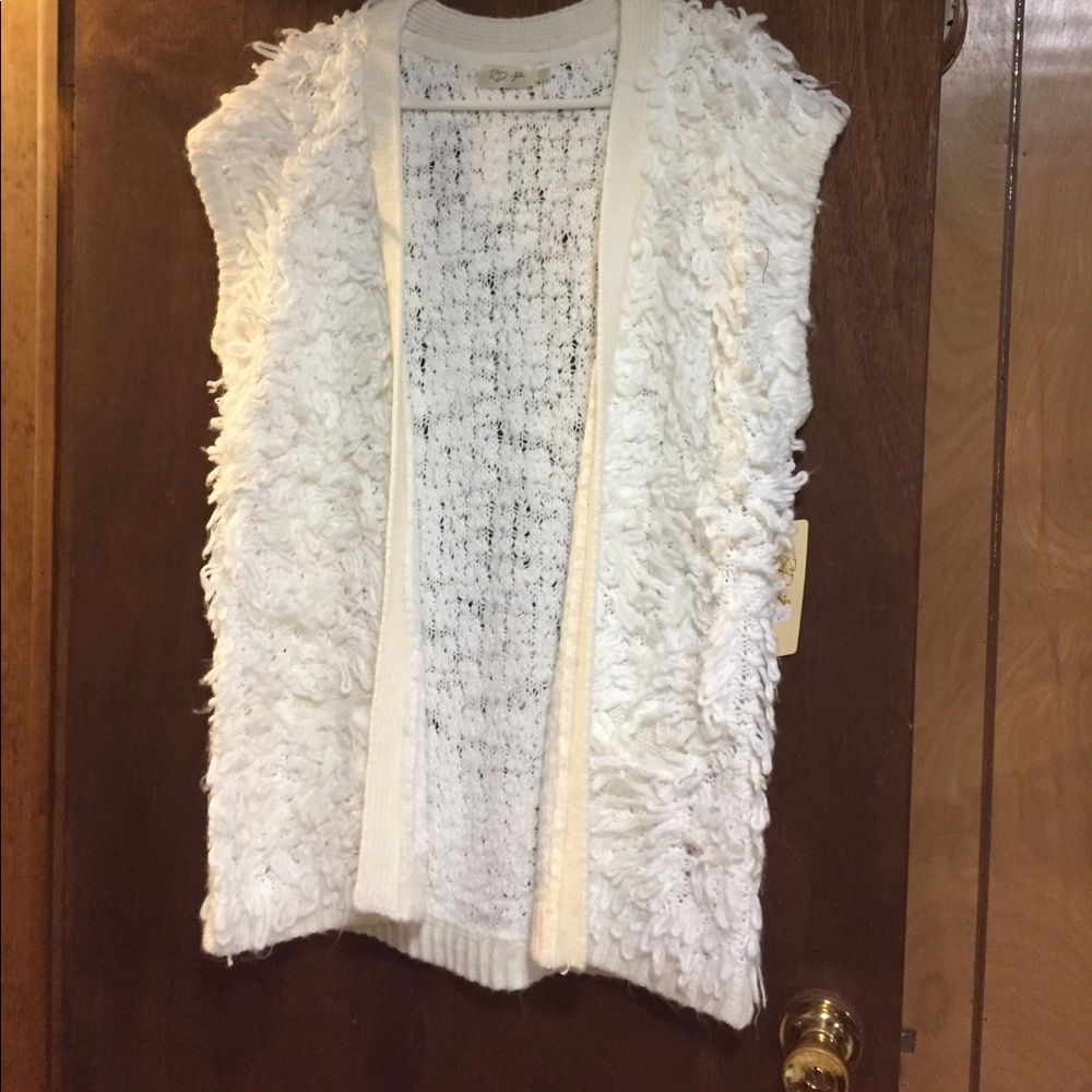 RD style white long looped knit sweater vest