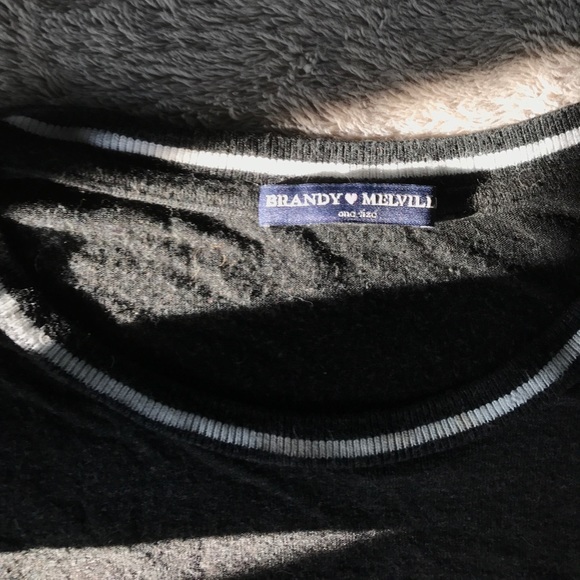 Brandy Melville shirt never worn - Picture 2 of 2