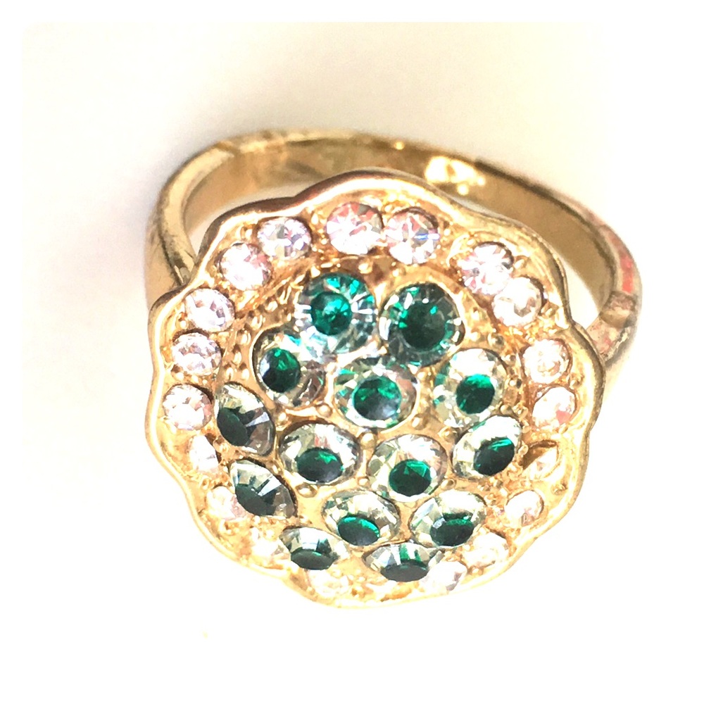 Gold with green emerald ring