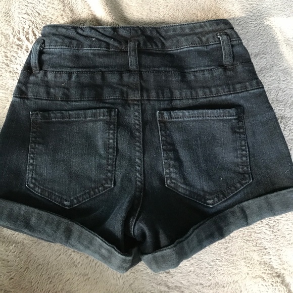 Black denim shorts - Picture 2 of 3