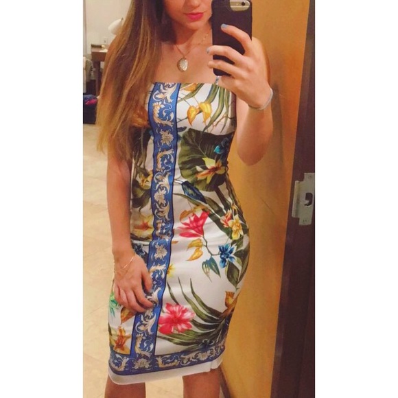 Cache Tropical Curve-Hugging Midi Dress - Picture 1 of 3