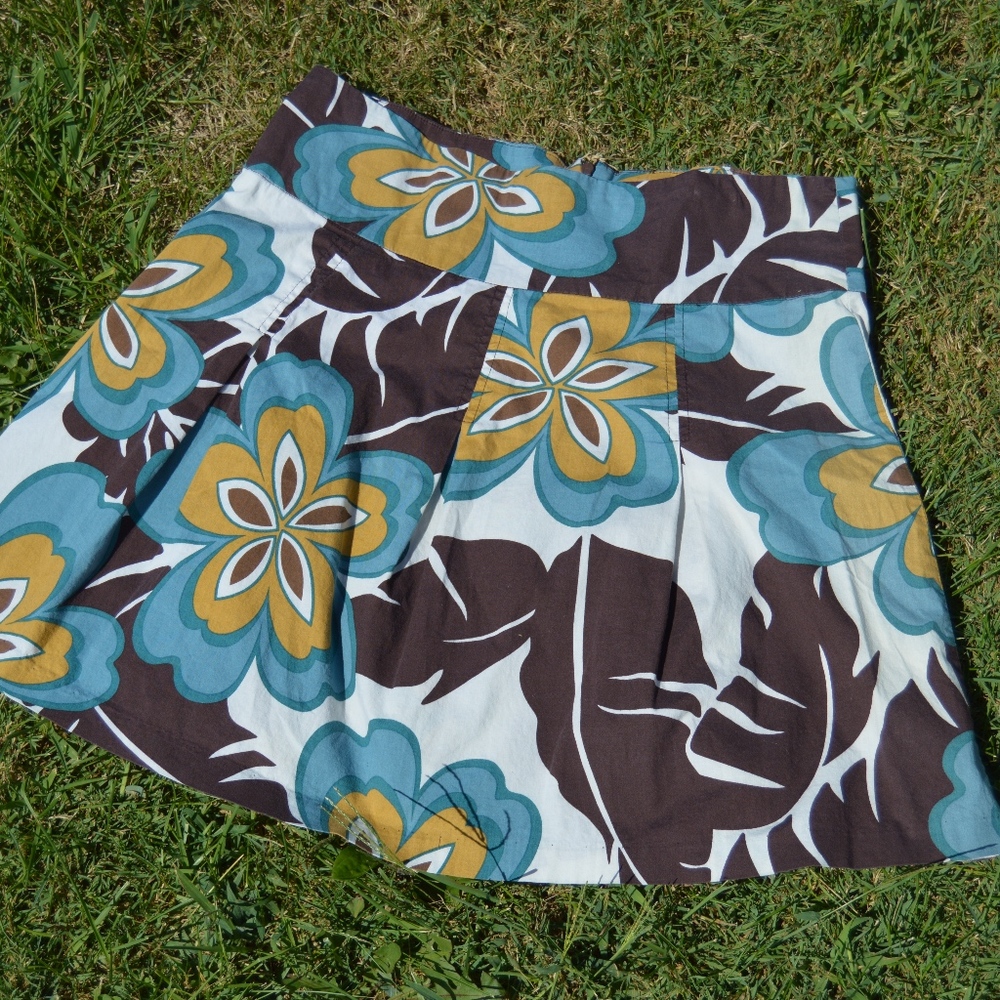 NWOT Heart Soul Skirt. Waist-33" Length- 20"