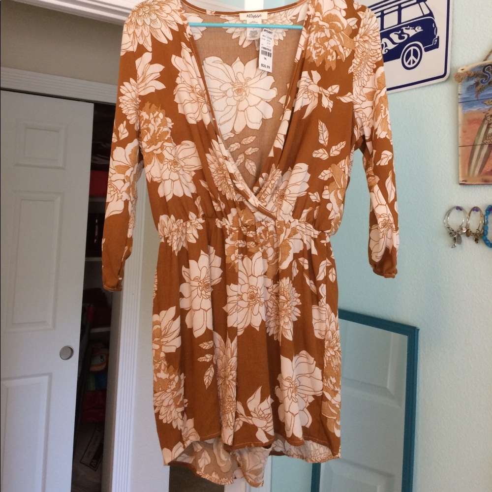 Super cute mustard color romper