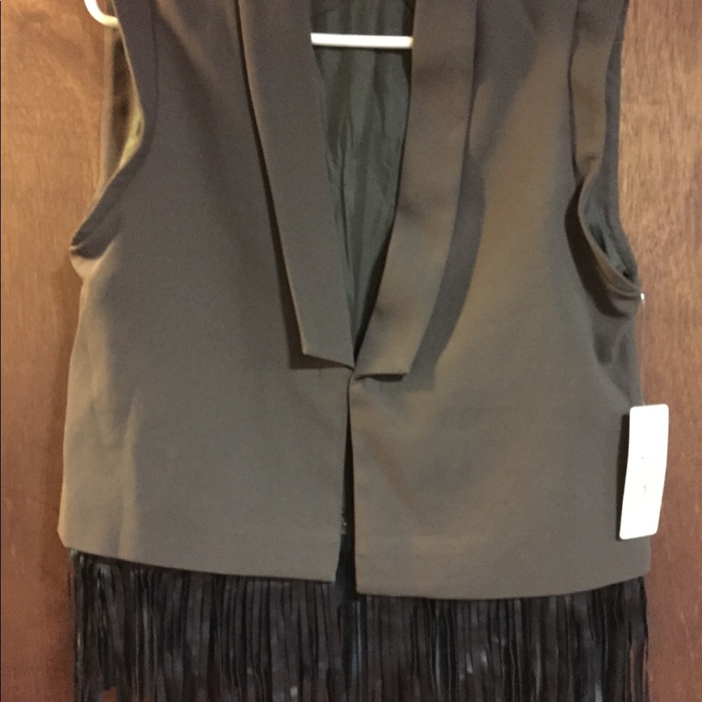 RD Style olive green vest w fringe.
