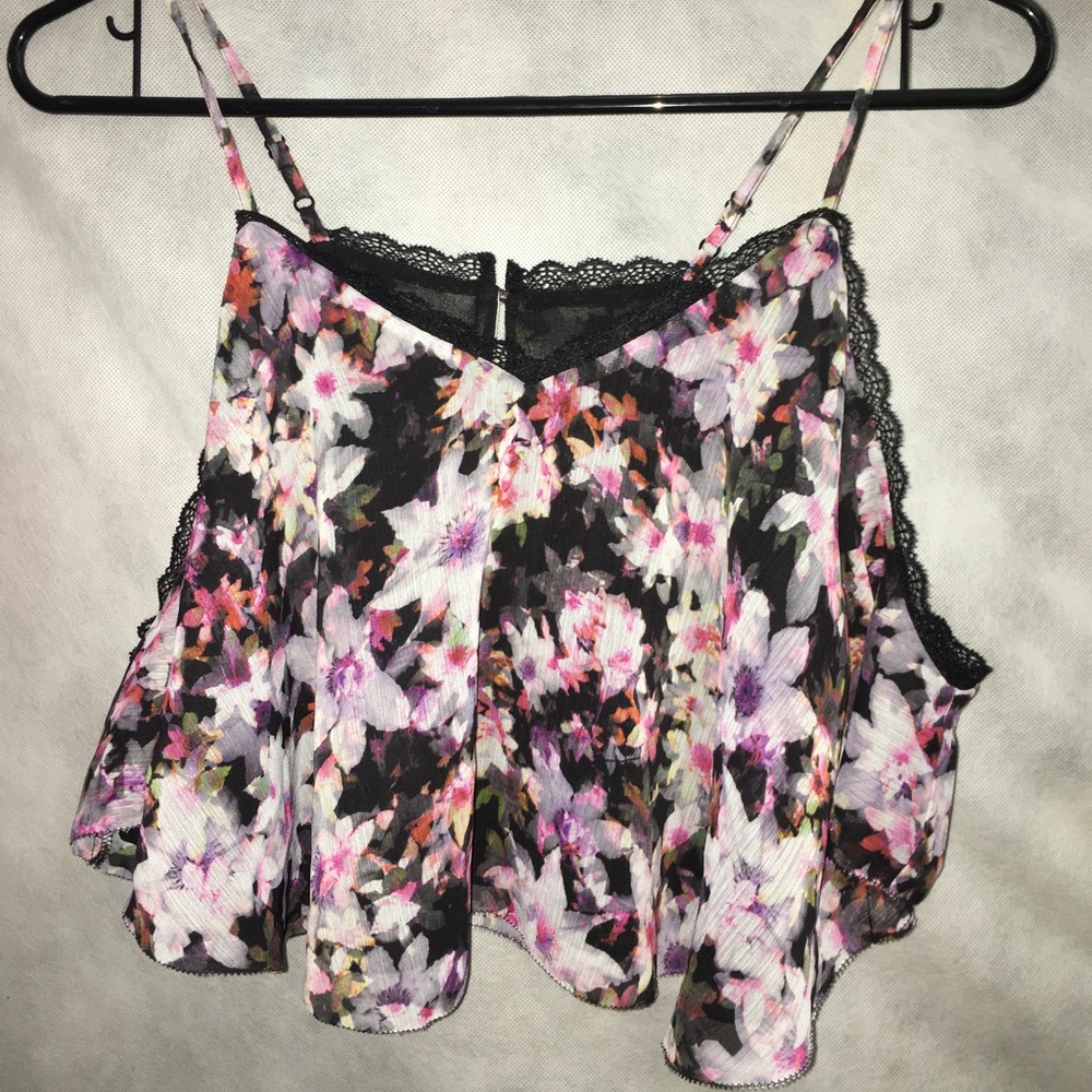 Bebe floral cold shoulder crop top