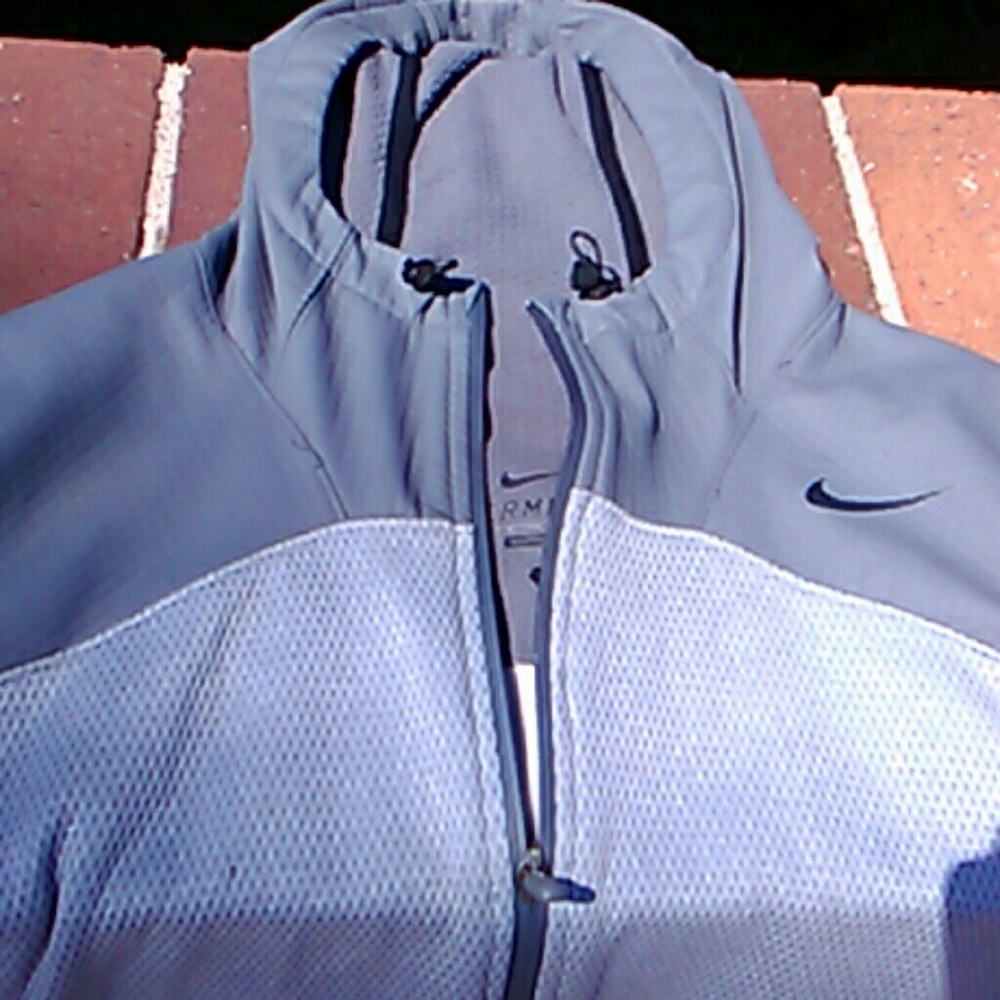 Hooded​ grey Nike Therma-fit coat