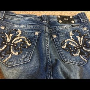 Miss Me easy crop jeans