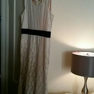 Classy sleeveless long dress
