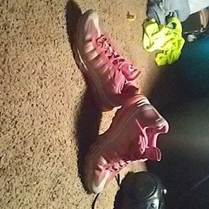 nike air max size 5.5 youth on womans